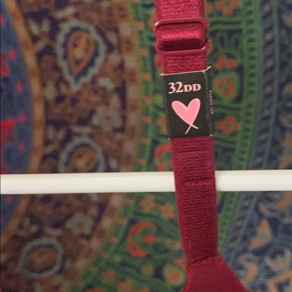 Maroon Victoria Secret Bra - Picture 3 of 3